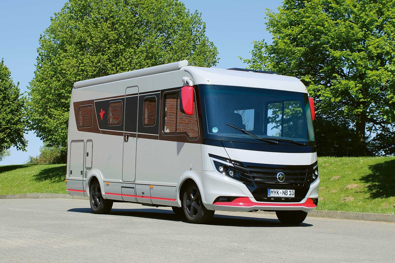 En association avec les éléments ClouLine de style automobile et les touches de couleur, la peinture gris Eiffel de l’iSmove 6.9 confère au liner compact une allure moderne et affirmée.