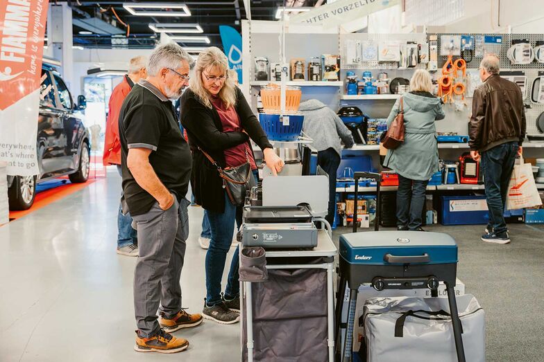 Durch den Umzug des Tourismusbereiches in die neue Halle Cube wird die Halle 1.2 als Zubehörhalle aufgewertet.