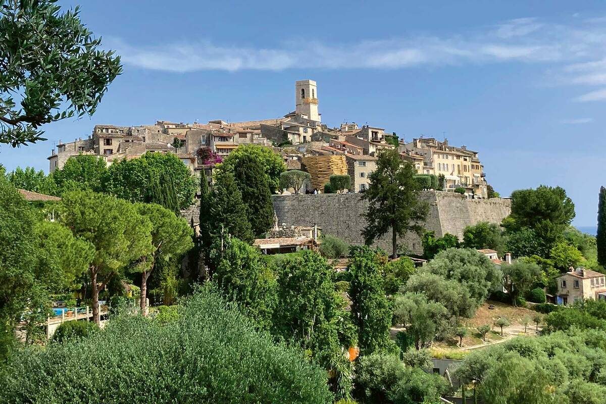 Dans l’arrière-pays de la Côte d’Azur, on trouve des lieux et des petites villes historiques méconnus.