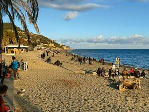 À Finale Ligure, sur la riviera, nous sommes pour la première fois sur la côte et profitons du soleil et de l’odeur de la mer.