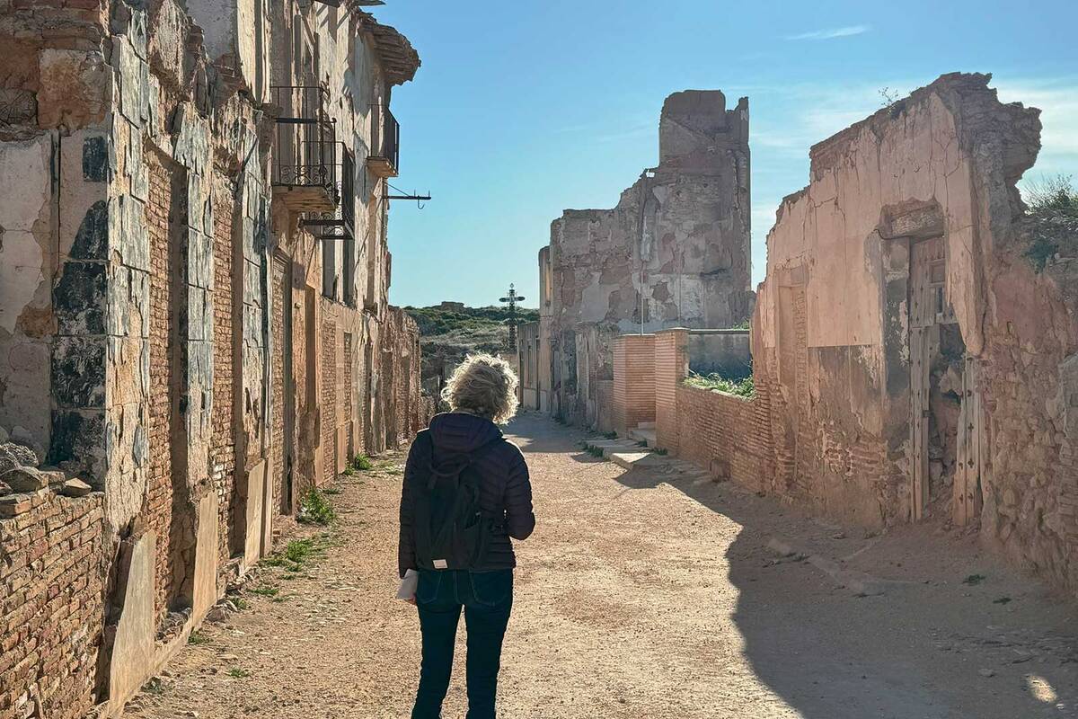 La ville de Belchite, entièrement détruite en 1937, lors d’une bataille durant la guerre civile espagnole, rappelle l’époque franquiste.