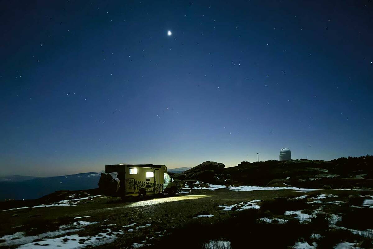 Hôtel 1000 étoiles sur le Calar Alto, à 2186 mètres d&#039;altitude.