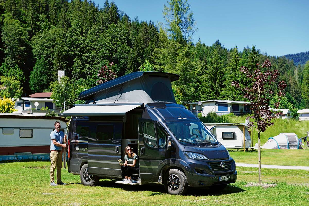 On passe la nuit sur le terrain de camping.