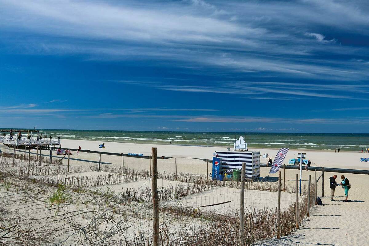 Der traumhafte, kilometerlange Strand von Łeba lässt für Badegäste und Spaziergänger keine Wünsche offen.