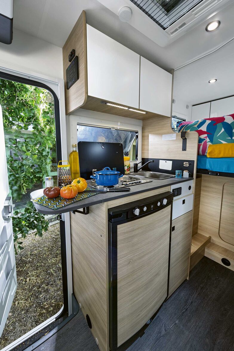 Le bloc-cuisine compact du nouveau et étroit Challenger S294.