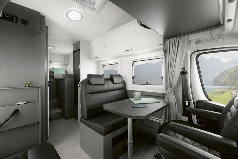 Vue sur l’Etrusco A-Base 6.9 SB en version Iconic Line.